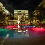 Sabbia Dowtown Condos By Mikitito Rentals